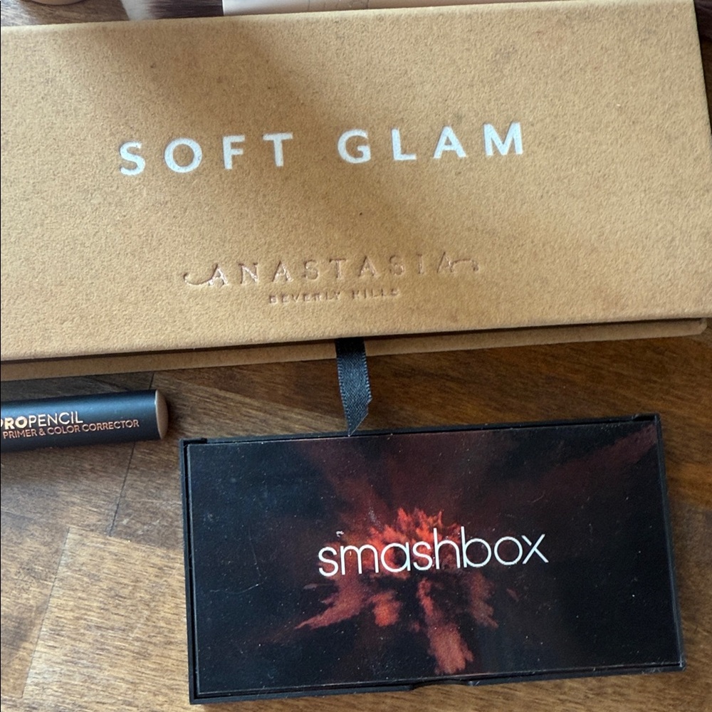 Makeup bundle - Picture 2 of 7